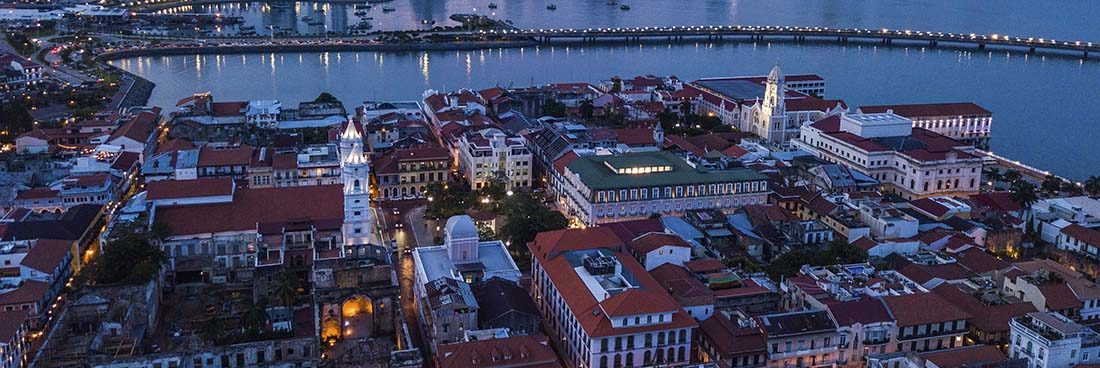 Casco Antiguo: Pequeño cofre de historia, cultura y entretenimiento